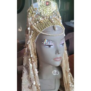 Elegant Gold Sequin Headpiece